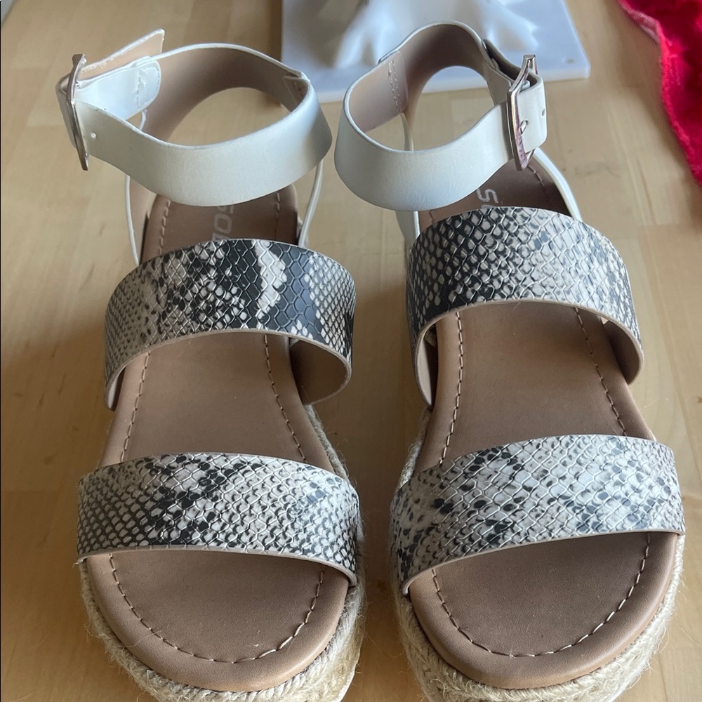 Soda Women's White and Snake Print Espadrilles